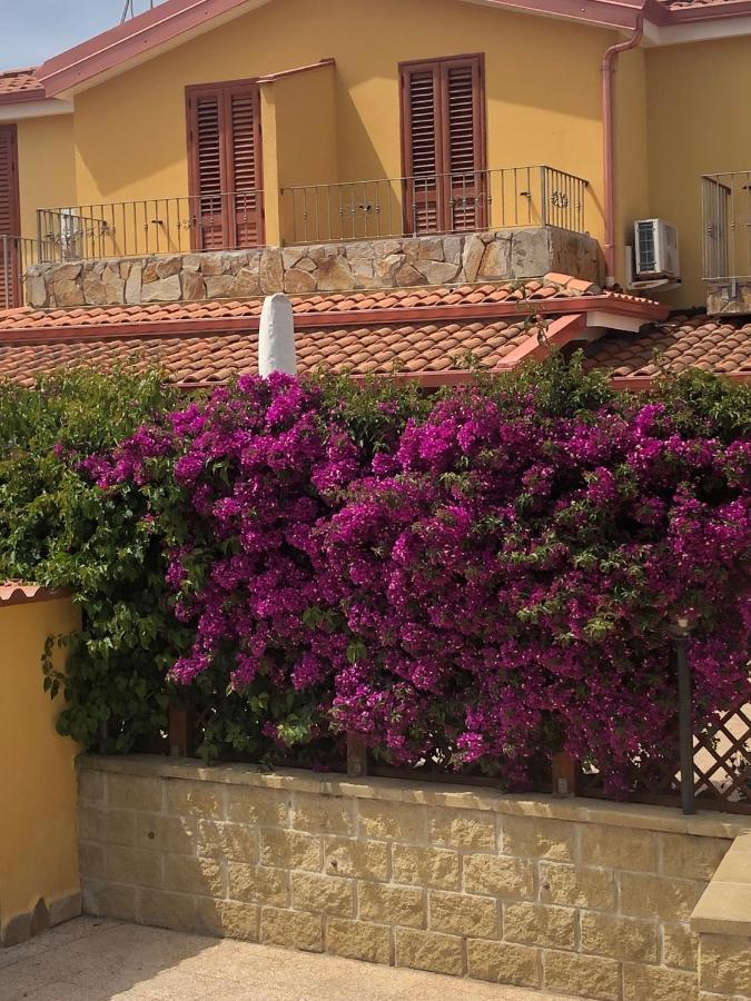 B&B Il Mirto Bianco San Giovanni Suèrgiu Buitenkant foto